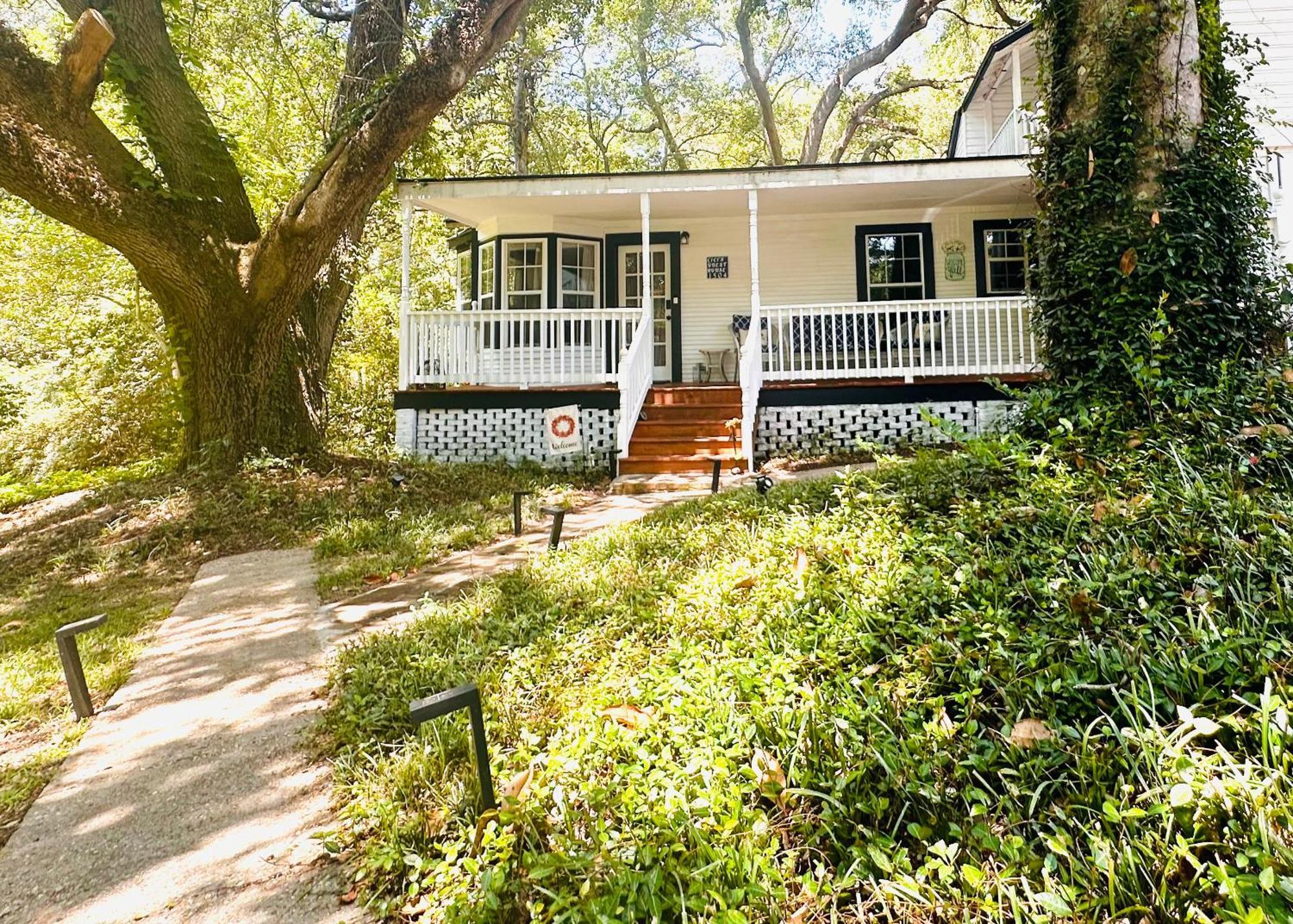 לורל Cici'S Guest House מראה חיצוני תמונה